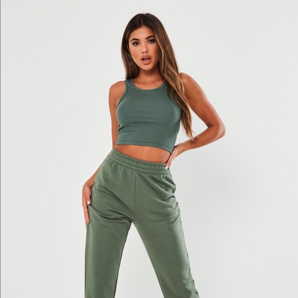 White Rib Sleeveless Crop Top - Picture 2 of 7